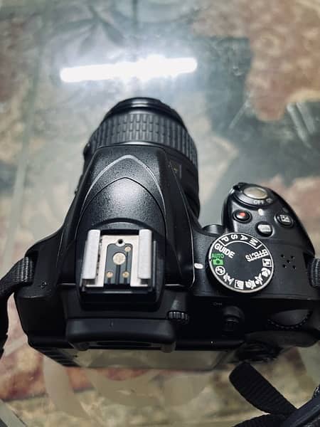 Nikon D3300 with 18/55 AFP lens (Auto Focu Body) 0