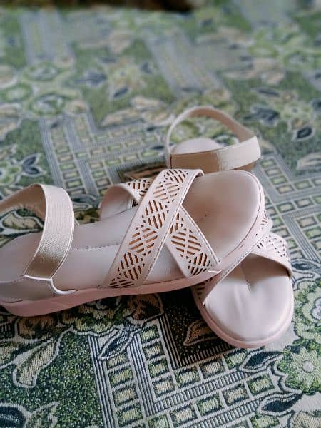 Elegant, comfortable and decent sandals for girls. 1