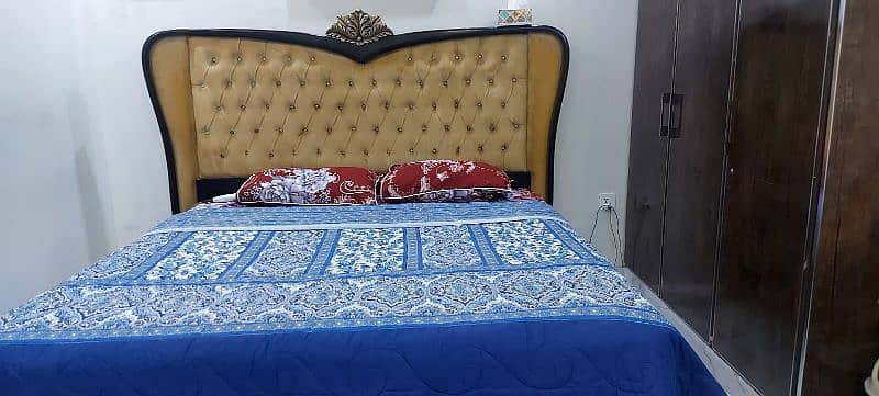 King Size Taali Wooden Bed Set Urgent Sale. 4