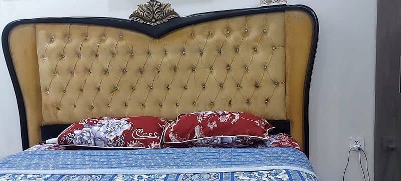 King Size Taali Wooden Bed Set Urgent Sale. 6