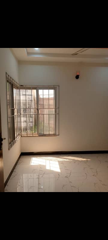 Brand new tile flooring flat for rent bachlors 4