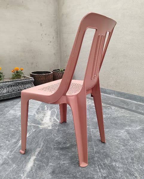 Armless Plastic Chairs 1 double shelf table 6
