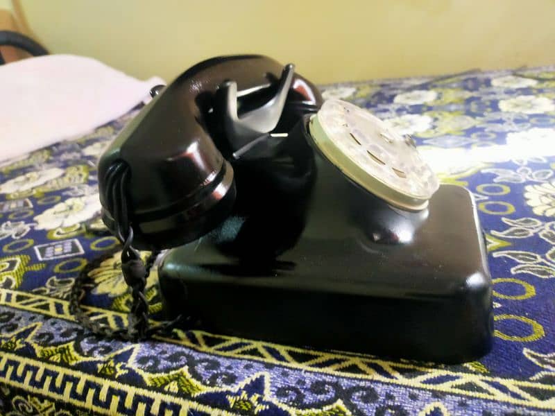 antique telephone old telephone black clour 1