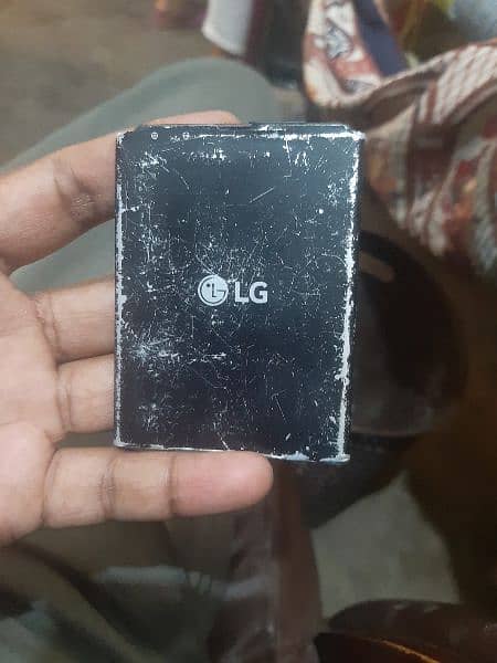 lg v10 4 64 good condition 10