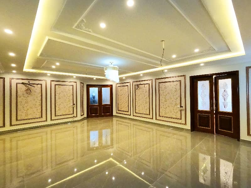 24 Marla Double Unit House For Sale In A1 Block Of Valencia Lahore 11