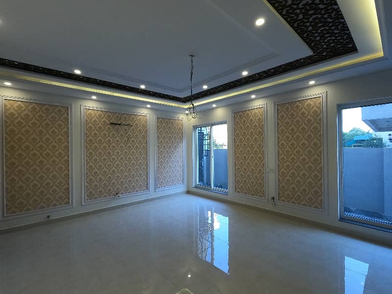 24 Marla Double Unit House For Sale In A1 Block Of Valencia Lahore 18