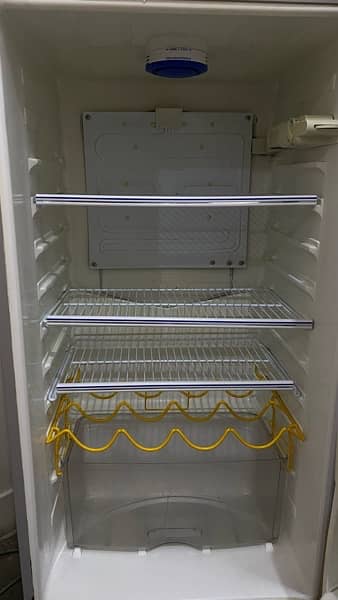 dawlance fridge perfect working 2