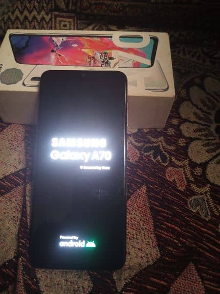 Samsung A70 with original box 6gb 128gb memory  Final price 7