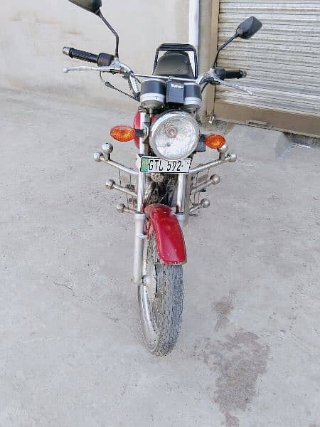 suzuki 150 Gs 1