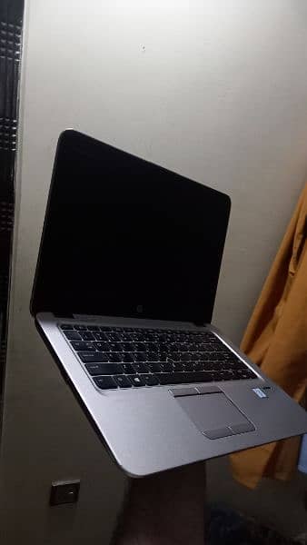 hp elitebook 820 G3 1