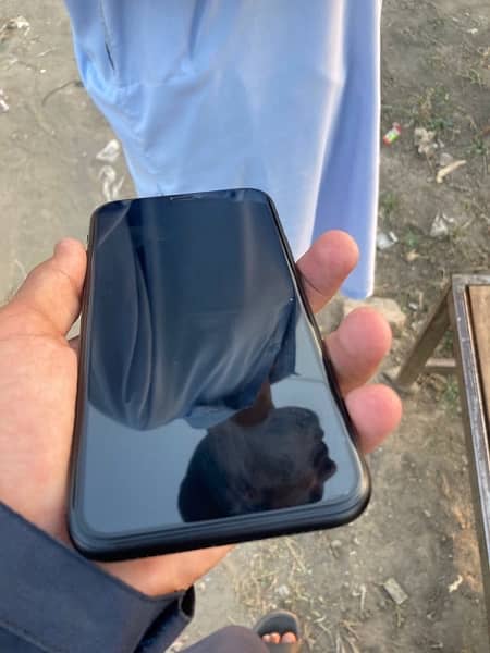 iPhone XR 3