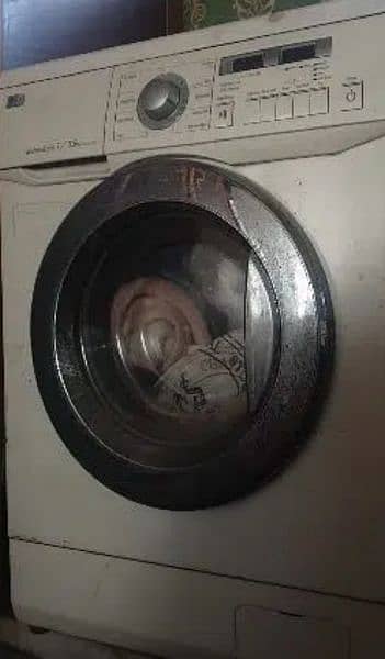 LG washing machine and dryer 1