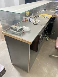 shop counter in 10/10 condition