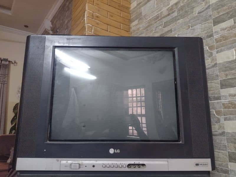 LG tv in good condition 0