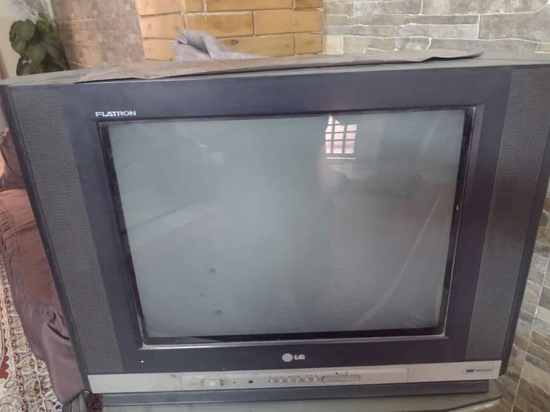 LG tv in good condition 1