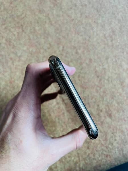 Iphone 11 Pro Max (PTA REGISTERED) 5