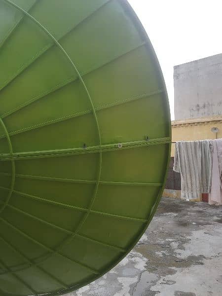 8 feet good condition dish anteena 0