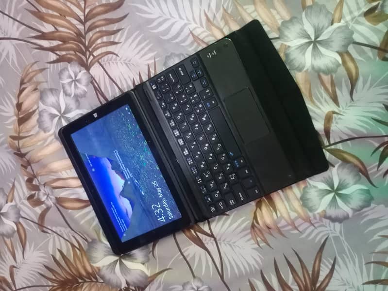 Windows Tablet with Keyboard Brand Japan 1