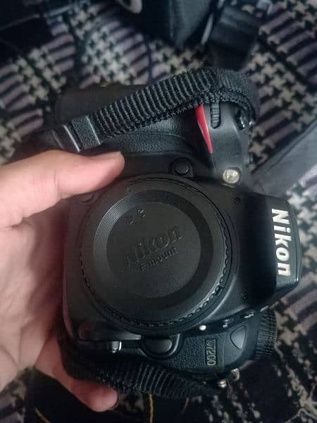 Nikon D7200 for sale in lush condition 2