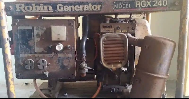 Robin Model RGX 240 Generator 2 or 2.5 KVA 1