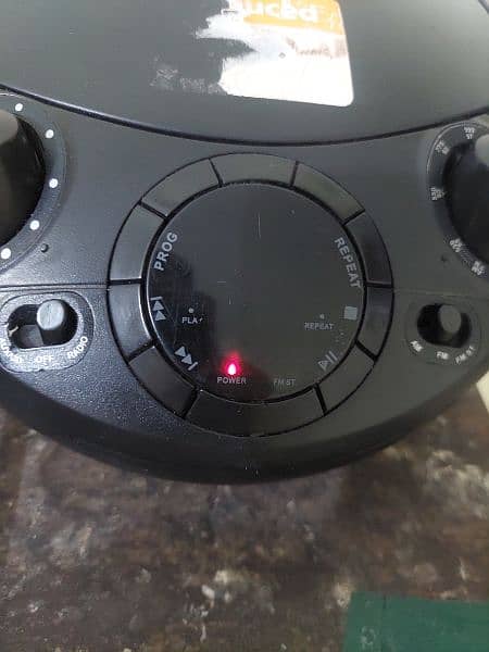 Radio-CD Player (Aux, Speaker) 19