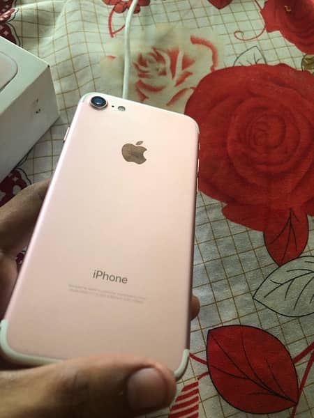 iphone 7 128gb approved with box 4