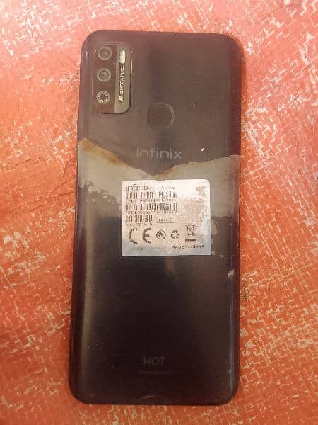 Infinix hot 9play ok condition box charger available rom4 ram 64 1