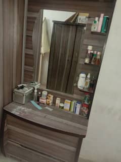 used dressing table in best condition