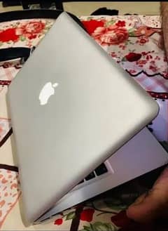 apple mackbook pro 0