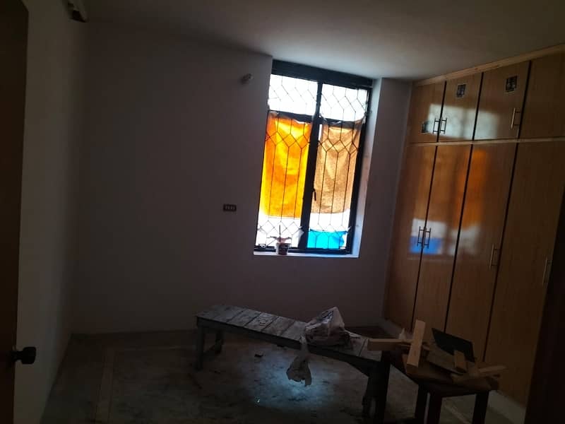 10 Marla Portion For Rent In Judicial Colony 5