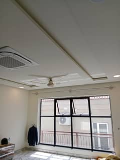 1 kanal AC installed Upper portion with available for rent