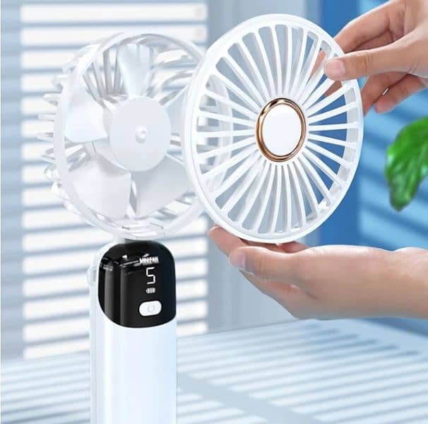 Rechargeable Mini Fan with cooling, also 3000 mAh battery. 2