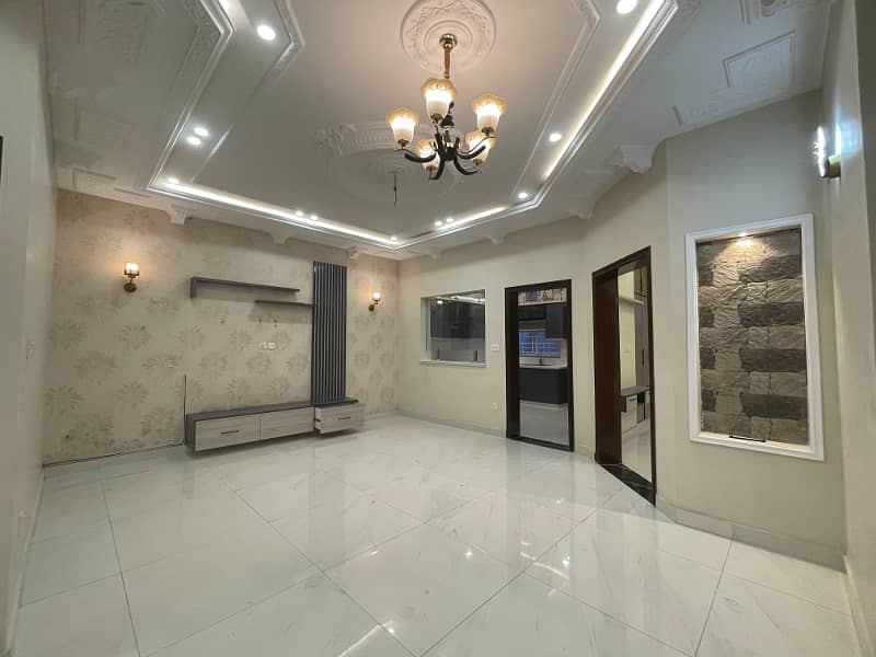 5 Mrla Designer House For sale in Multan Buch Executive Villas Urgent 2