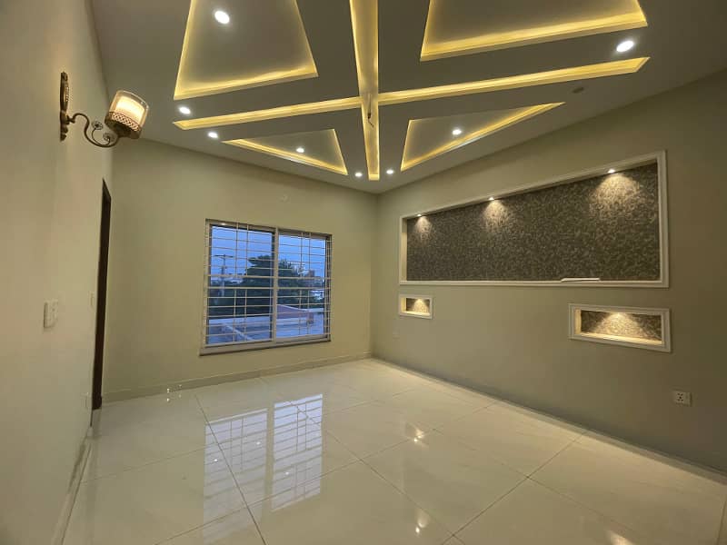 5 Mrla Designer House For sale in Multan Buch Executive Villas Urgent 16