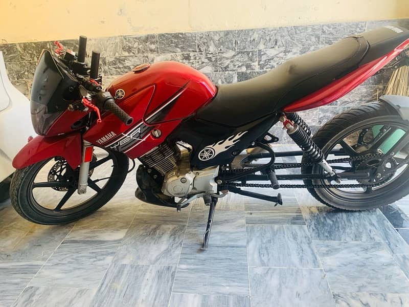 Yamaha ybr 125 2015 model gujrat num exchange also possible 0