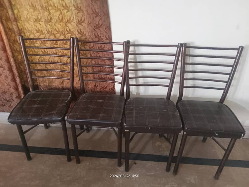 Dining Table with 4 chairs for sale 1