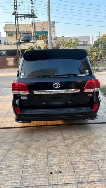 Toyota Land Cruiser AXG 2011 4