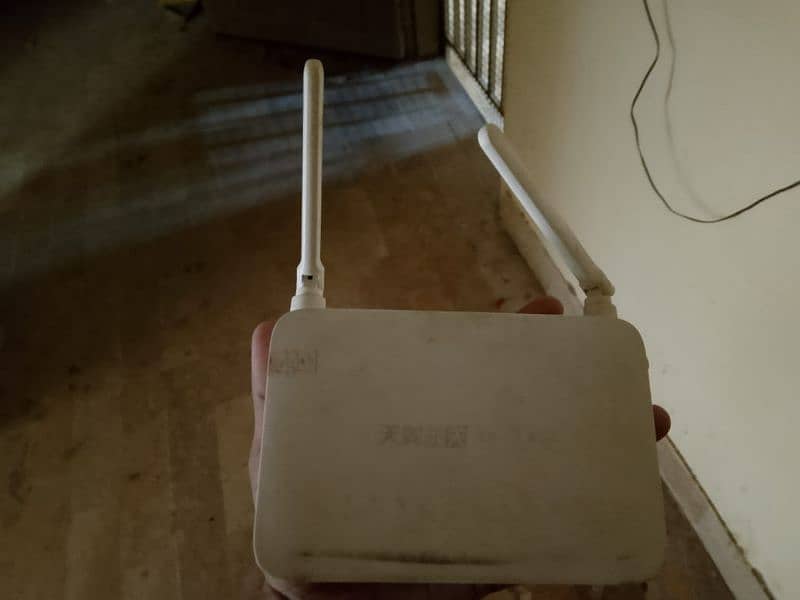 Router with power bank & charger for sale 6