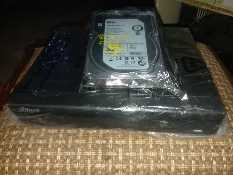 Adhua NVR 8 Channel with 1TB Hard Disk 0