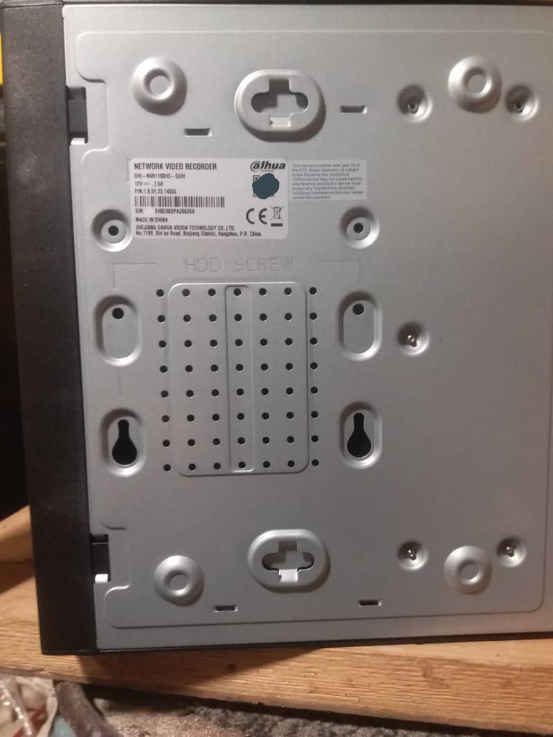 Adhua NVR 8 Channel with 1TB Hard Disk 1