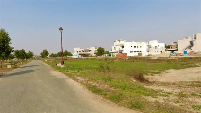 Exclusive Opportunity: 1 Kanal Plot in Golf Estate 2, Lake City Sector M 4 Finest Neighborhood 12