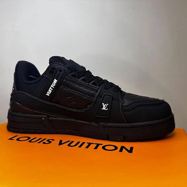 Louis Vuitton trainer 100% imported 8