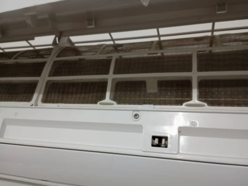 PEL 2 TON SPLIT AC MODEL PINVO-24k ace 5