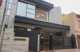 10 Marla New House For SALE In Faisal Town Hot Location 0