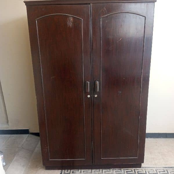 Beautiful and solid solid wood cupboard 0