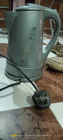 I'm selling electric tea maker v good condition 0333two377039