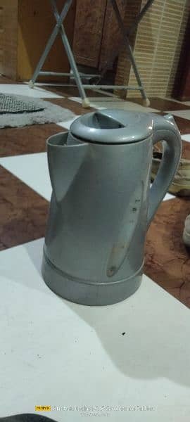 I'm selling electric tea maker v good condition 0333two377039 3