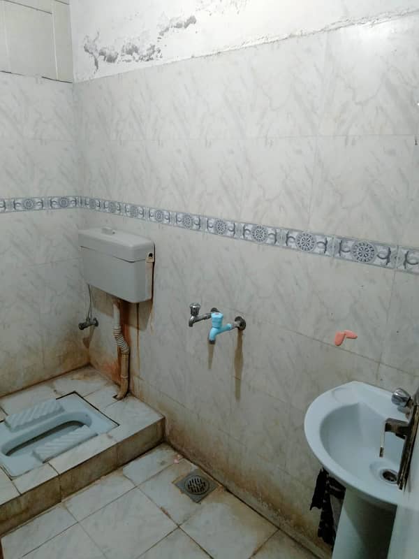 Room attach bath near Shaheen Complex Abbot Road Lahore 2