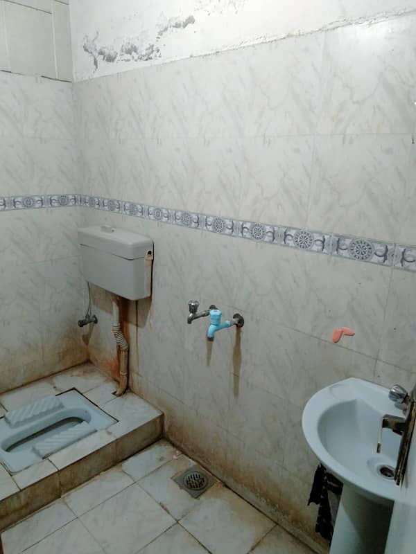 First Floor Single Room Attach bath Abbot Road near Shaheen Complex Lahore 2