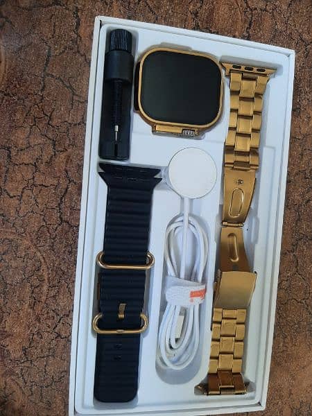 smart watch golden colour z76 ultra watch 10/10 condition 3
